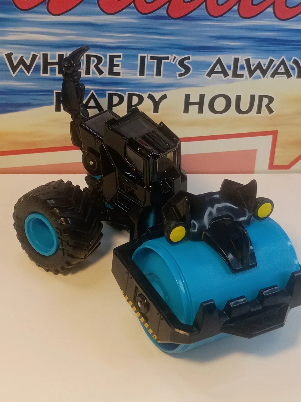 Monster Jam Dirt Squad Rolland Truck W/ Moving Parts Black 1/64 Scale